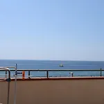 Mandorla Al Mare شقة